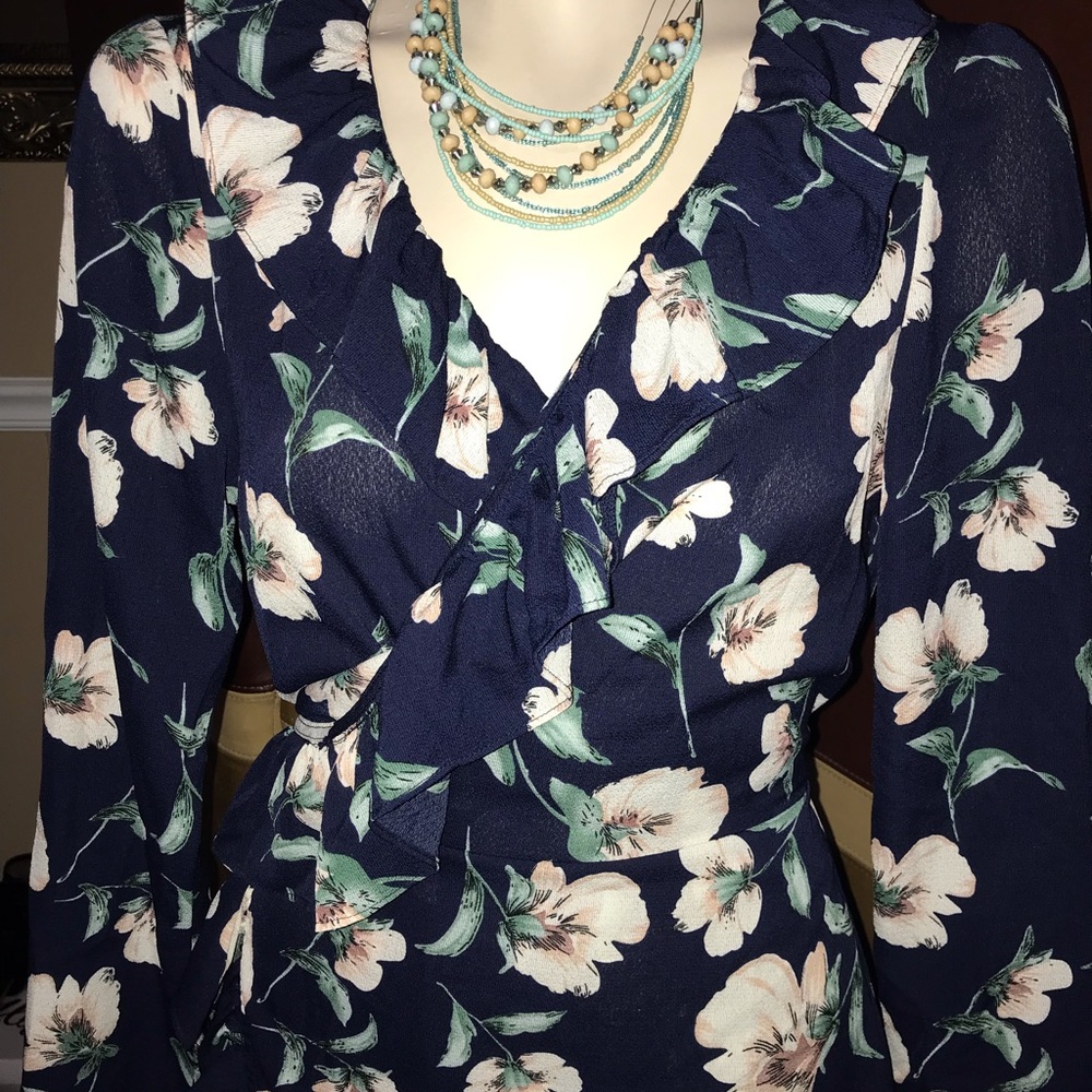 Pretty Little Thing Raina blue floral 👗 - Picture 4 of 14